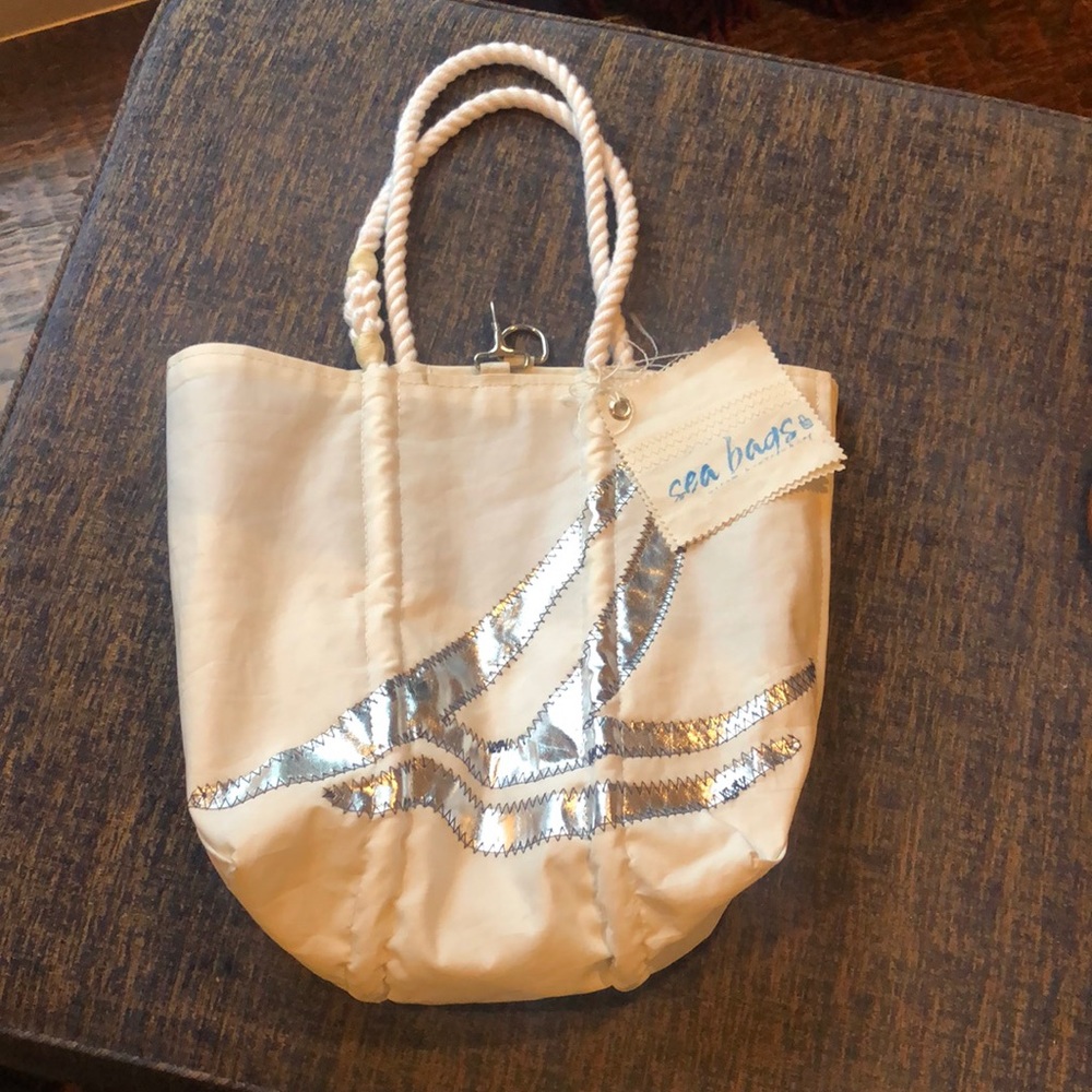 Sperry sailcloth medium tote NWT